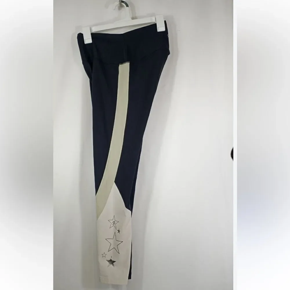 EXCELLENT CONDITION WOMEN’S SIZE MEDIUM PELOTON SHOW UP LOGO LEGGINGS